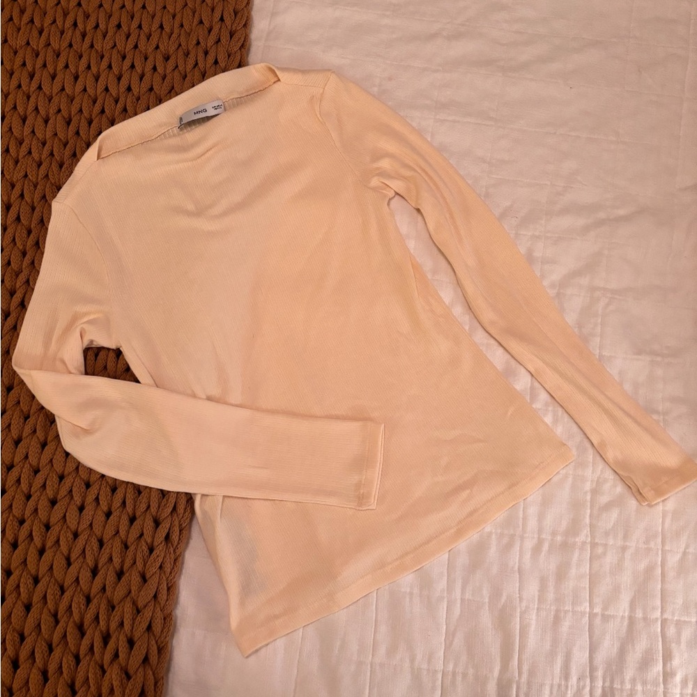 Mango boatneck long sleeve.  New without tags, never been worn